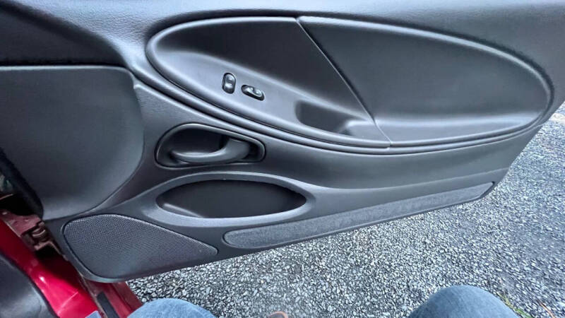 2004 Ford Mustang GT Deluxe