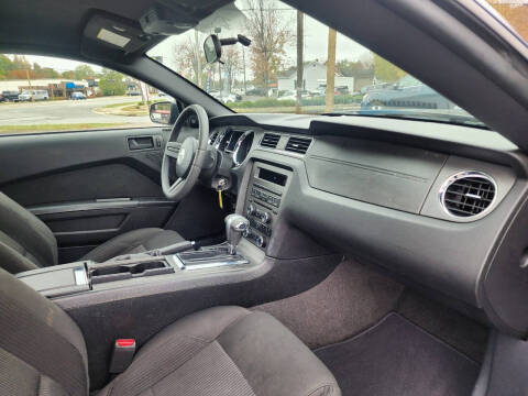 2012 Ford Mustang V6