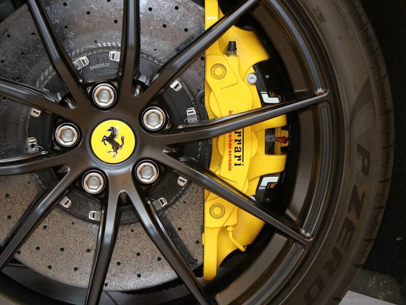 2021 Ferrari 812 GTS