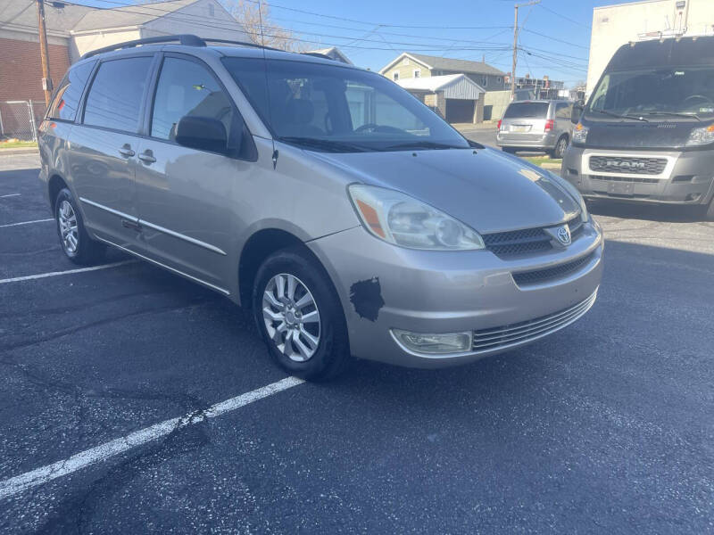2005 Toyota Sienna LE
