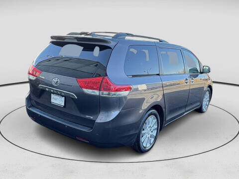 2012 Toyota Sienna