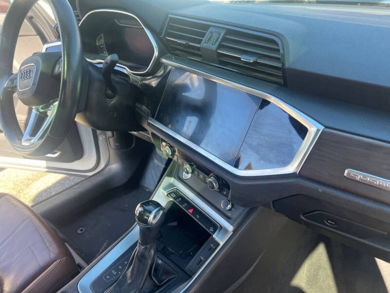 2019 Audi Q3 quattro S line Prem Plus 45 TFSI