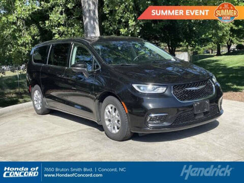 2023 Chrysler Pacifica Touring L
