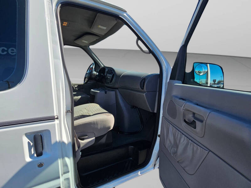 2001 Ford E-Series E-350 SD XLT
