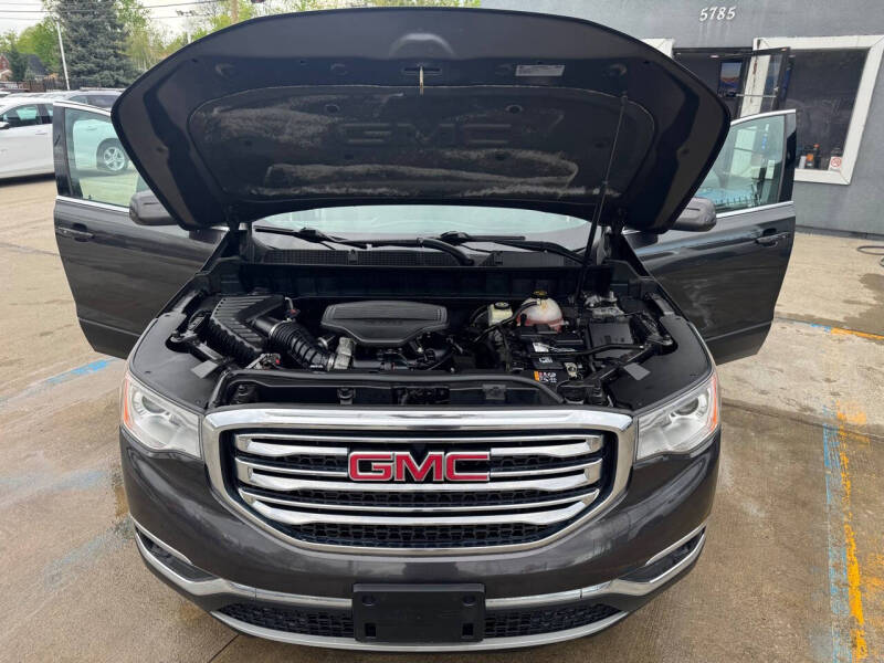 2017 GMC Acadia SLE-2