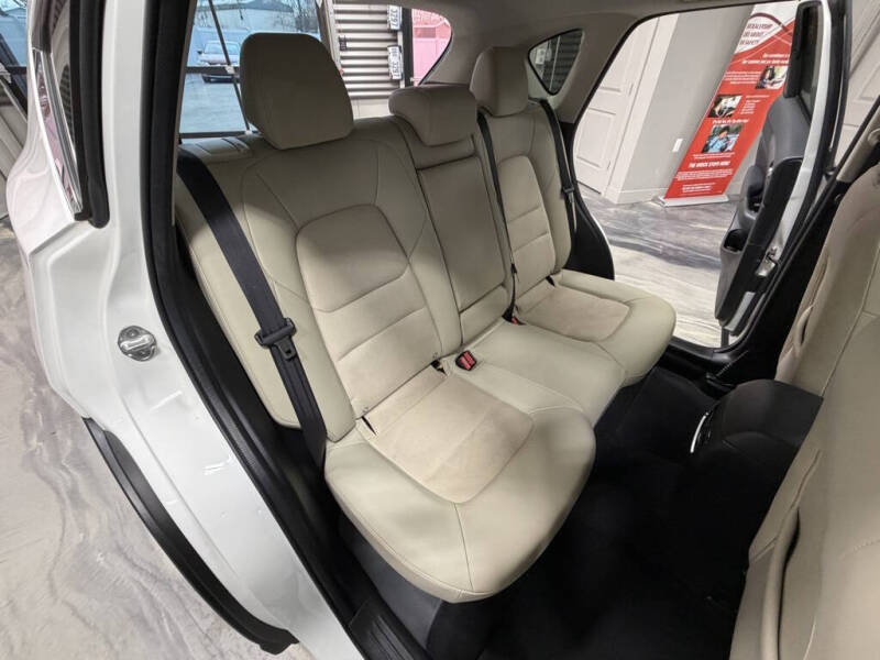 2020 Mazda CX-5 Touring photo 3