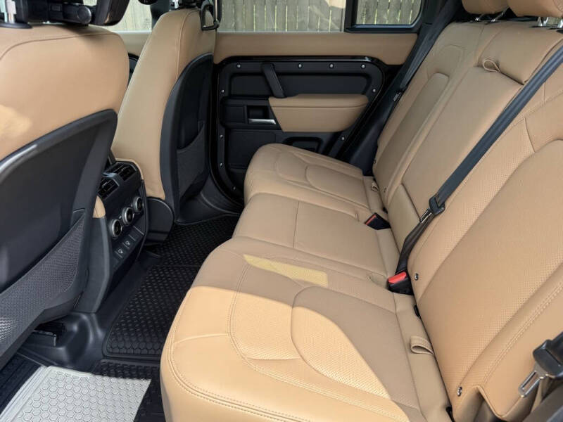 2025 Land Rover Defender 110 P400 S