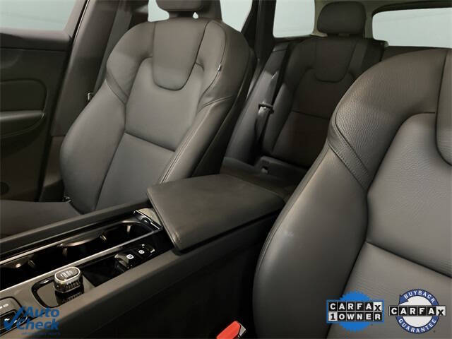 2025 Volvo XC60 B5 Plus Dark Theme