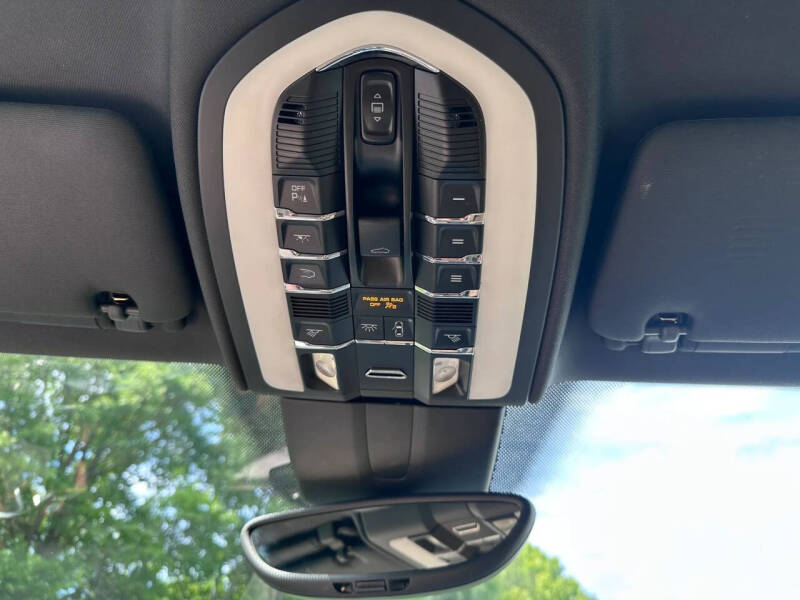 2016 Porsche Cayenne S E-Hybrid