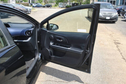 2016 Toyota Prius c Two
