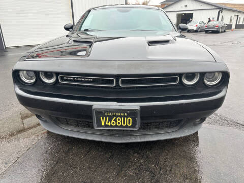 2015 Dodge Challenger SXT Plus