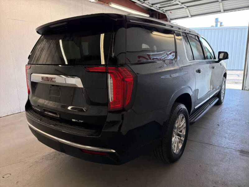 2023 GMC Yukon XL SLT
