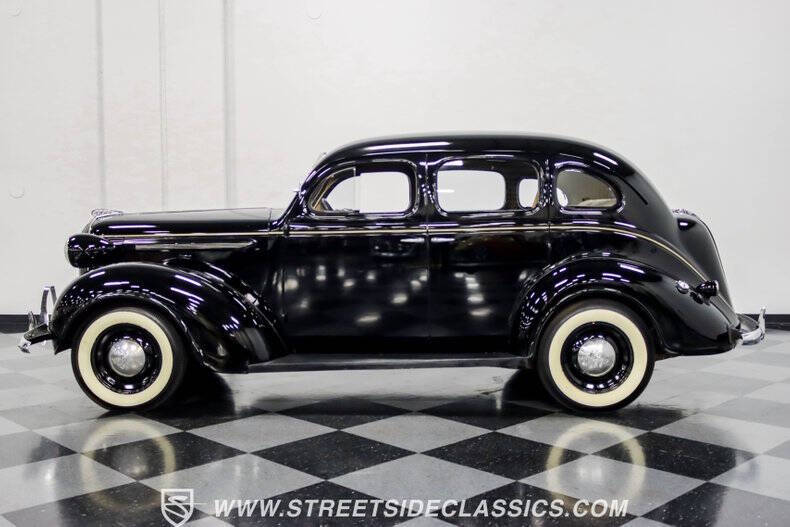 1938 Plymouth Deluxe