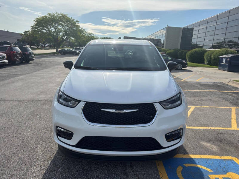 2025 Chrysler Pacifica Select