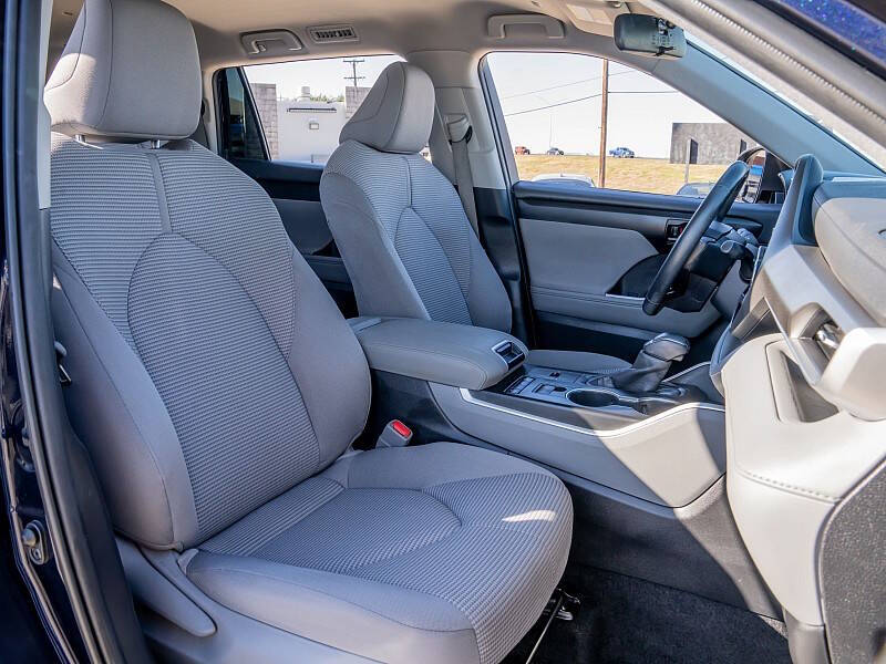 2020 Toyota Highlander LE