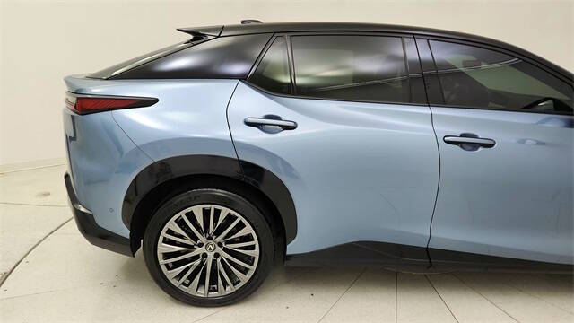 2023 Lexus RZ 450e Luxury