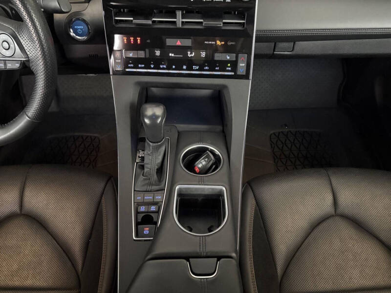 2022 Toyota Avalon Hybrid XSE Nightshade