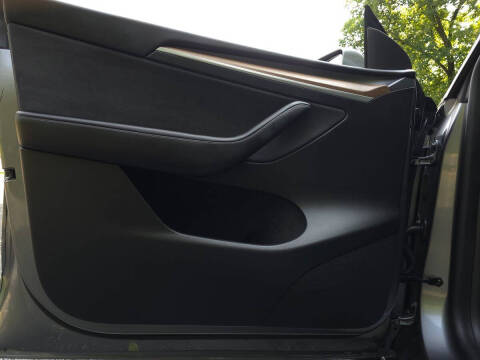 2025 Tesla Model Y Long Range