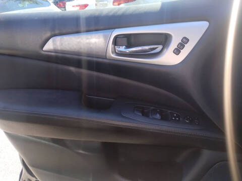 2018 Nissan Pathfinder SL