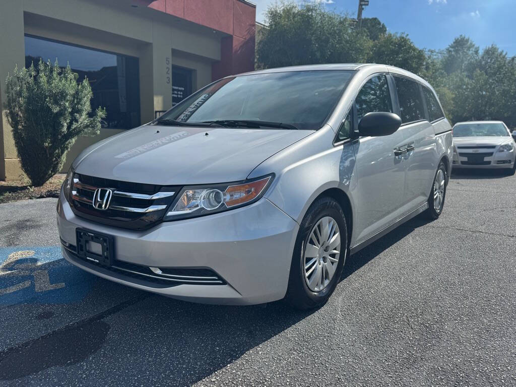 Silver 2014 Honda Odyssey LX LX 4dr Mini-Van 1