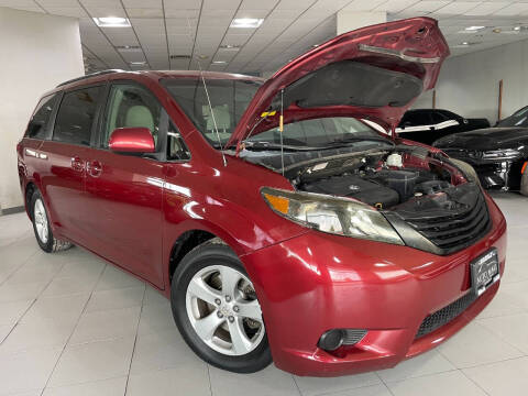 2012 Toyota Sienna LE 8-Passenger