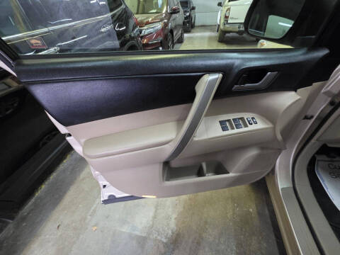 2013 Toyota Highlander SE