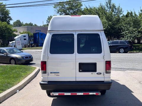 2011 Ford E-Series E-350 SD