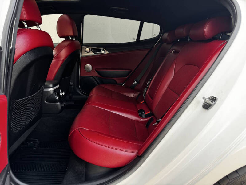 2020 Kia Stinger GT1