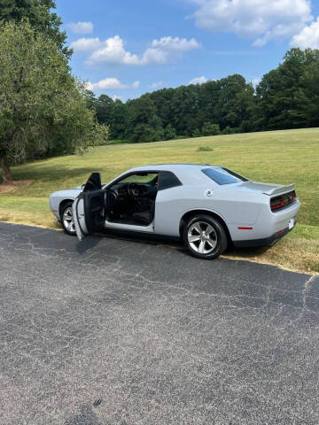 2021 Dodge Challenger SXT