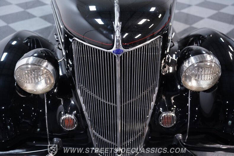 1936 Ford Deluxe