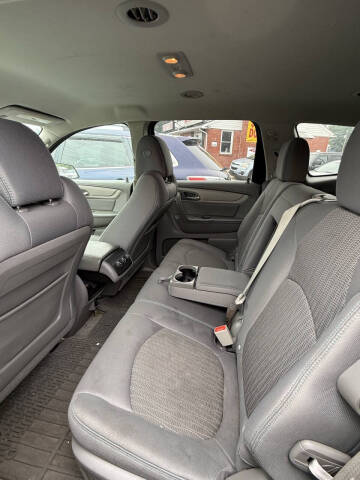 2017 Chevrolet Traverse LS