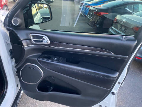 2017 Jeep Grand Cherokee Summit