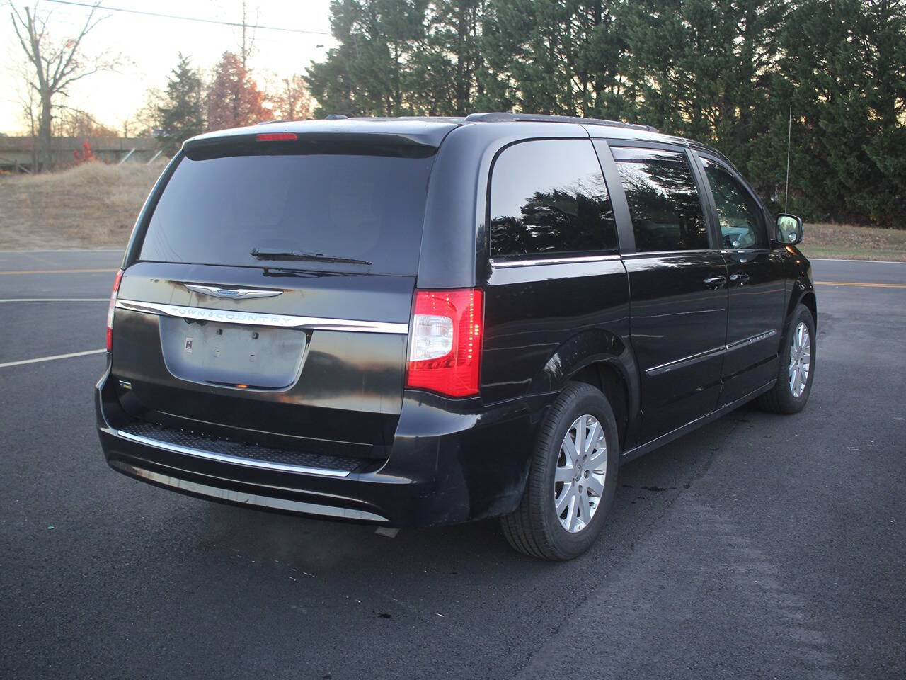 2015 Chrysler Town & Country Touring photo 11