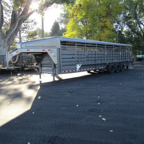 2026 GR 32FT STOCK TRAILER