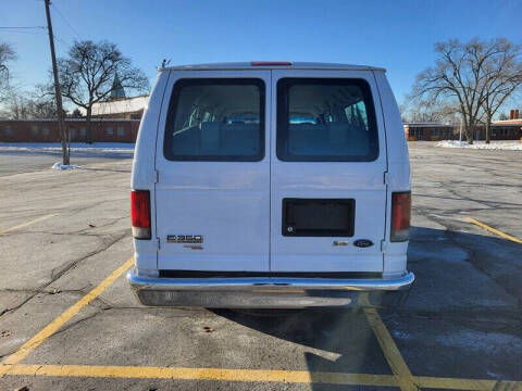 2011 Ford E-Series E-350 SD XL