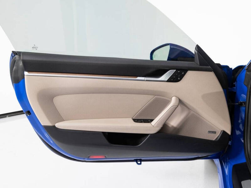 2025 Porsche 911 Carrera