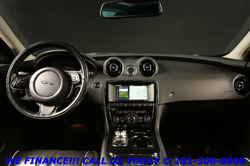 2016 Jaguar XJ R-Sport