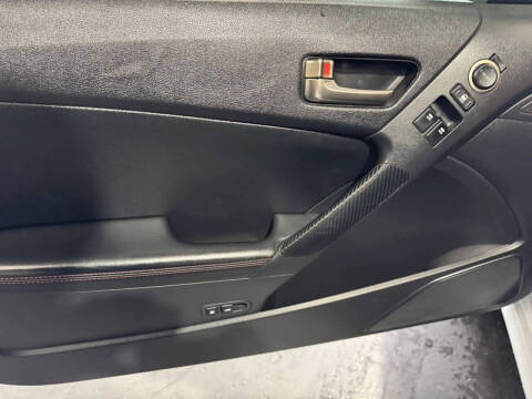 2014 Hyundai Genesis Coupe 3.8 R-Spec