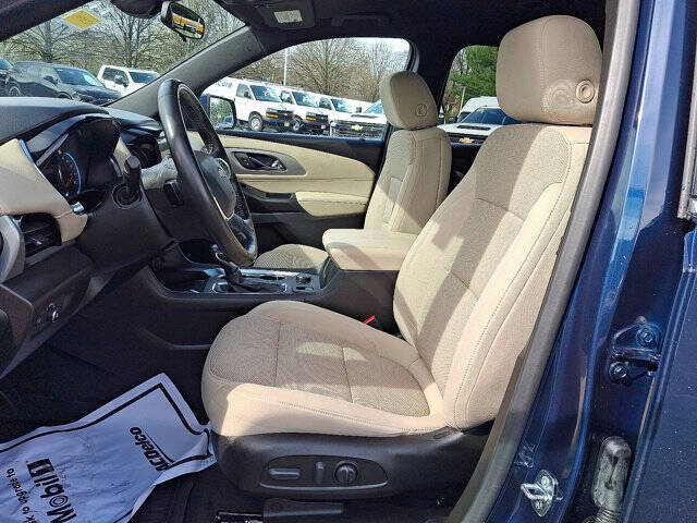 2022 Chevrolet Traverse LT Cloth