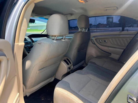 2018 Ford Taurus SEL