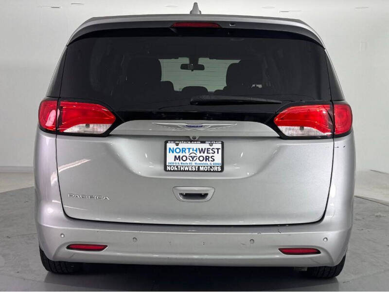 2019 Chrysler Pacifica LX