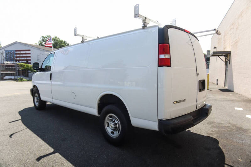 2023 Chevrolet Express 2500