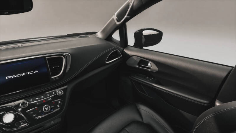 2027 Chrysler Pacifica Select