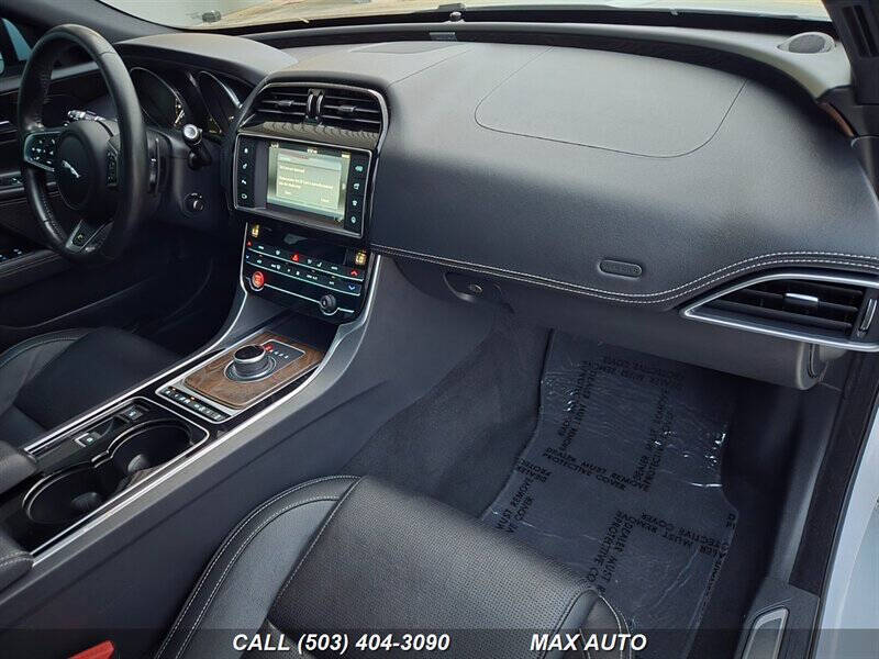 2017 Jaguar XE 20d R-Sport