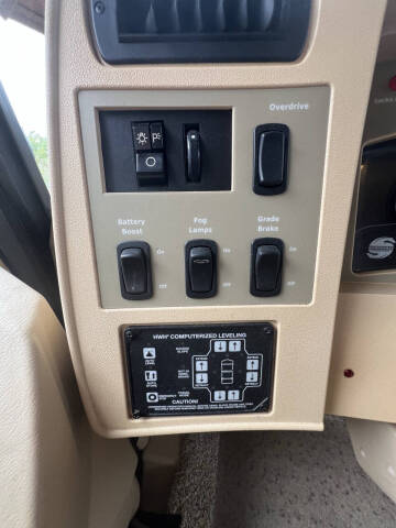 2007 Winnebago Adventurer