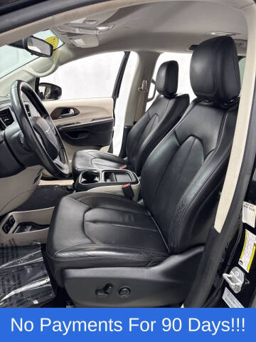 2017 Chrysler Pacifica Touring-L