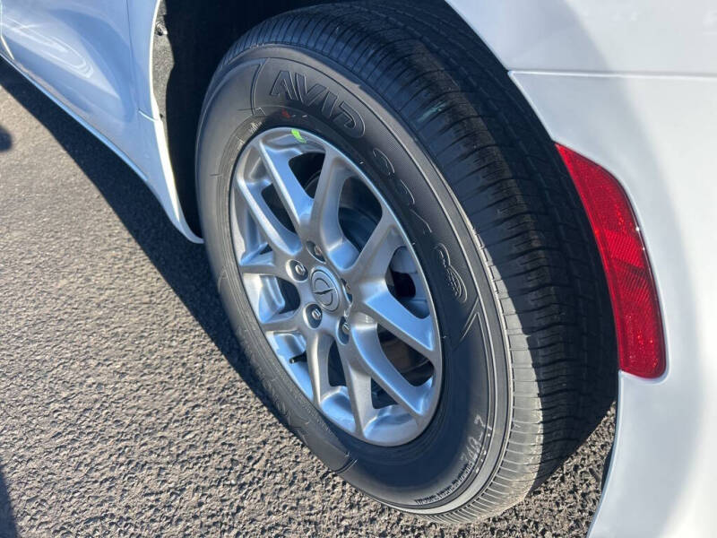 2026 Chrysler Voyager LX