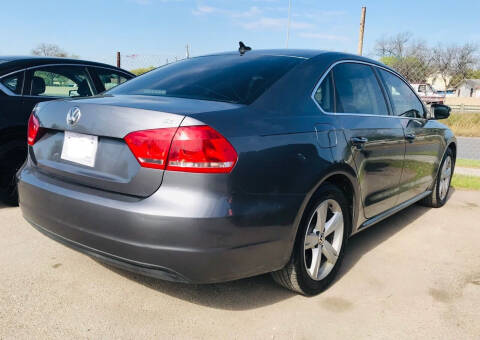 2013 Volkswagen Passat for sale at Auto Finance La Meta in San Antonio TX