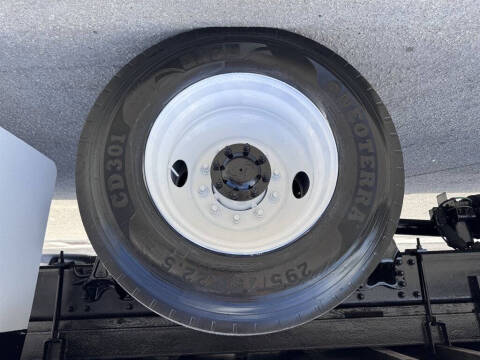 2018 Freightliner M2 106