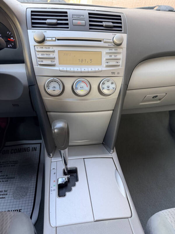 2011 Toyota Camry LE